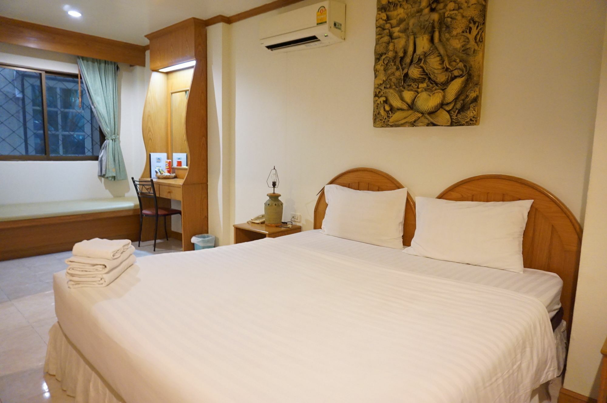 Hotel Andaman Sea Patong Exterior foto